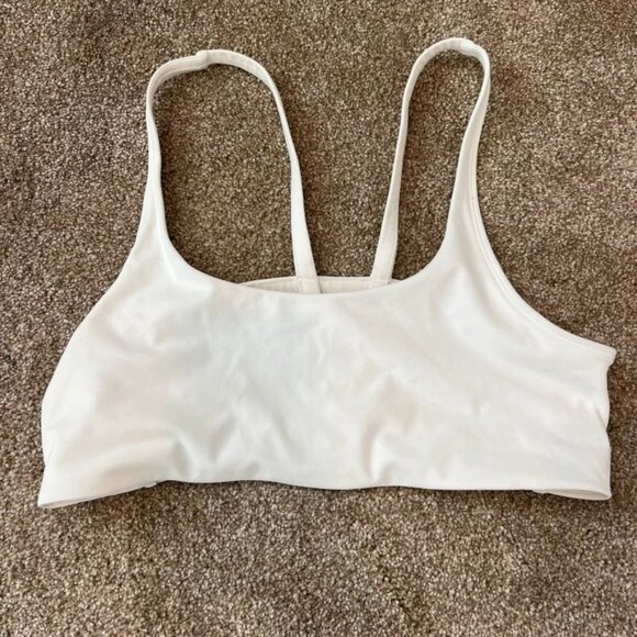 Vuori White Yosemite Sports Lounge Bra Size Medium NWOT - Picture 3 of 7